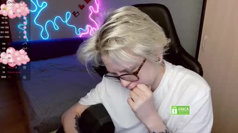 Snapshot of _elven_dreams__ chatting on November 2025 08:14:02 AM chloue and Gretta online show from November 2025 08:14:02 AM