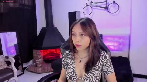 _emiilyy online show from March 2025 11:33:02 AM