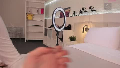 Snapshot of _emiliaa_ chatting on December 2025 02:50:02 AM Milana online show from December 2025 02:50:02 AM