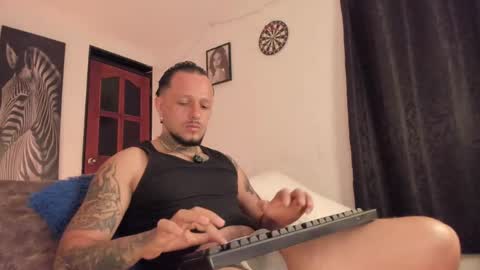 Snapshot of _emilio_escobar chatting on April 2026 09:48:02 AM Emilio online show from April 2026 09:48:02 AM