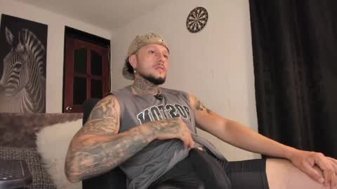 Snapshot of _emilio_escobar chatting on May 2026 09:49:01 AM Emilio online show from May 2026 09:49:01 AM