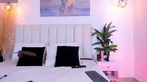 Emily Queen online show from July 2026 05:32:02 AM