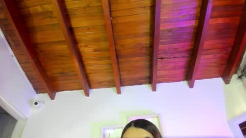 Isabella online show from November 2025 12:06:01 PM