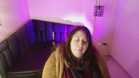 Emily  online show from November 2025 11:09:02 AM