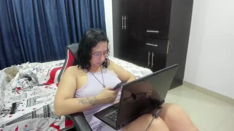 Emma online show from January 2025 03:20:01 AM