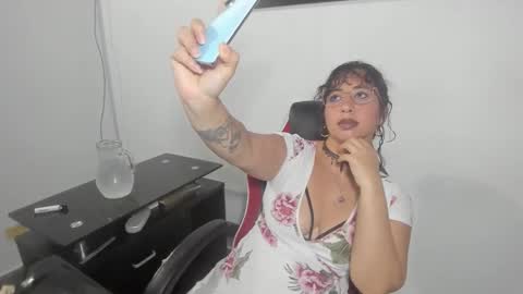 Emma online show from September 2025 11:26:01 PM