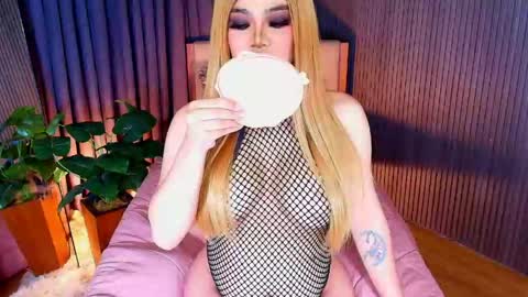 _empressvalerie_ online show from June 2026 09:48:02 AM