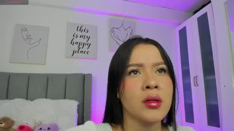 Snapshot of _emy_rose chatting on May 2026 01:56:01 AM Emy Rose online show from May 2026 01:56:01 AM