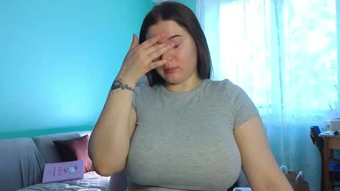 Snapshot of _enni__ chatting on May 2026 02:11:01 PM Sam online show from May 2026 02:11:01 PM