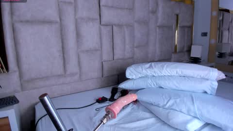 _eris_rose online show from November 2025 07:25:02 PM