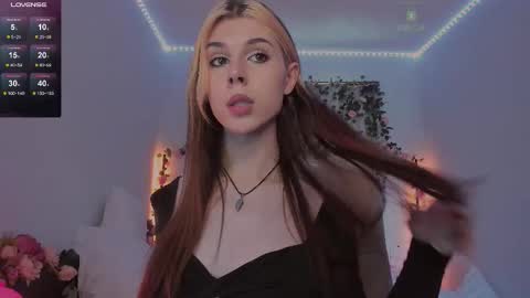 Snapshot of _eva_pleasure_ chatting on October 2025 05:30:01 AM Eva online show from October 2025 05:30:01 AM