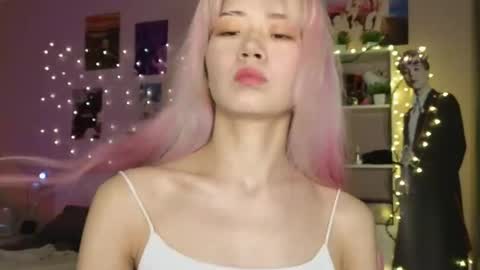 EveEva online show from March 2026 02:11:01 AM