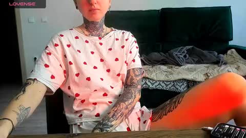 Snapshot of _feralberry__ chatting on January 2025 06:20:01 AM Alis online show from January 2025 06:20:01 AM