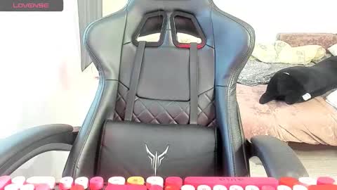 Snapshot of _feralberry__ chatting on October 2025 04:43:02 AM Alis online show from October 2025 04:43:02 AM