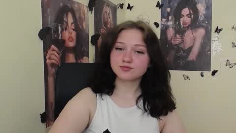 Snapshot of _foxy_lady chatting on May 2026 06:30:01 AM Alice online show from May 2026 06:30:01 AM
