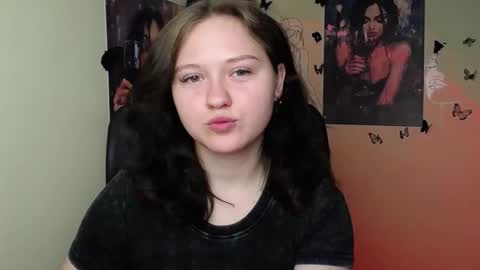 Snapshot of _foxy_lady chatting on June 2026 06:26:01 AM Alice online show from June 2026 06:26:01 AM