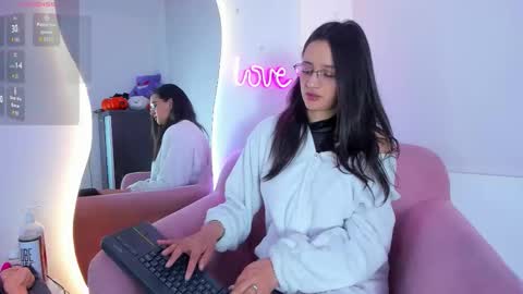 Snapshot of _gabbyx_ chatting on September 2025 12:07:02 PM Gabby online show from September 2025 12:07:02 PM