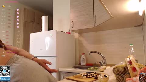 Hi everybody my name is Halsey online show from October 2025 01:23:01 PM