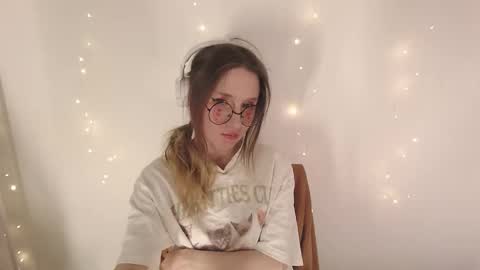 Snapshot of _hanna_moon_ chatting on February 2026 03:54:02 PM Hannaolotl online show from February 2026 03:54:02 PM