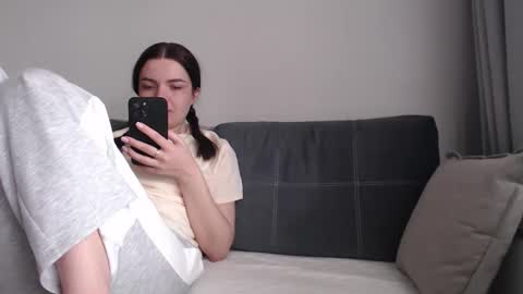 Snapshot of _hidden_frommymoom_ chatting on March 2026 09:26:01 AM Criss4u online show from March 2026 09:26:01 AM