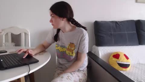 Snapshot of _hidden_frommymoom_ chatting on March 2026 06:30:01 AM Criss4u online show from March 2026 06:30:01 AM