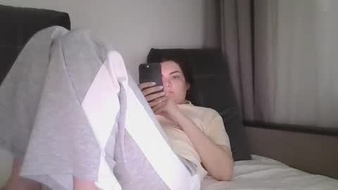 Snapshot of _hidden_frommymoom_ chatting on March 2026 05:44:01 AM Criss4u online show from March 2026 05:44:01 AM