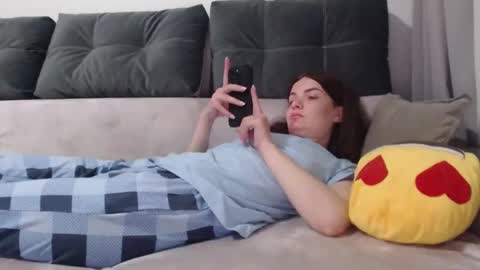 Snapshot of _hidden_frommymoom_ chatting on March 2026 07:14:01 PM Criss4u online show from March 2026 07:14:01 PM