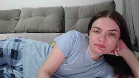 Snapshot of _hidden_frommymoom_ chatting on April 2026 07:00:01 PM Criss4u online show from April 2026 07:00:01 PM