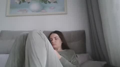 Snapshot of _hidden_frommymoom_ chatting on April 2026 06:13:01 AM Criss4u online show from April 2026 06:13:01 AM