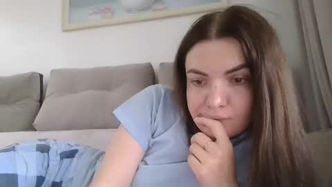 Snapshot of _hidden_frommymoom_ chatting on April 2026 06:19:01 AM Criss4u online show from April 2026 06:19:01 AM