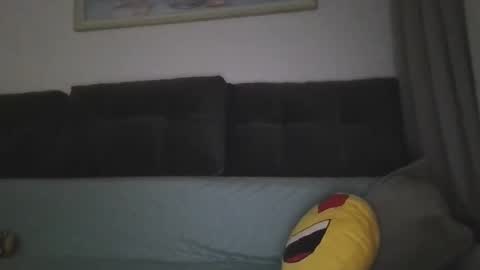 Snapshot of _hidden_frommymoom_ chatting on April 2026 09:19:01 PM Criss4u online show from April 2026 09:19:01 PM