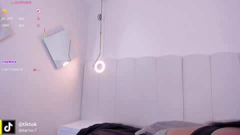 Darlis  online show from October 2025 07:22:01 PM