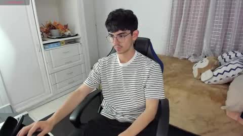 Snapshot of _jamesboy chatting on February 2025 02:18:01 AM James online show from February 2025 02:18:01 AM