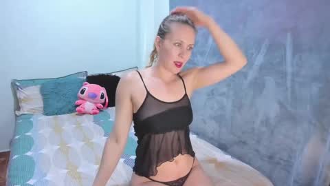 Snapshot of _jennyxoxo_ chatting on November 2025 09:13:01 PM JENNY online show from November 2025 09:13:01 PM