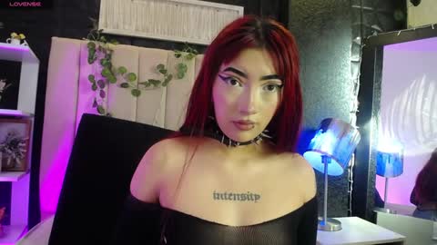Snapshot of _johana18 chatting on December 2024 01:42:02 PM Mia online show from December 2024 01:42:02 PM