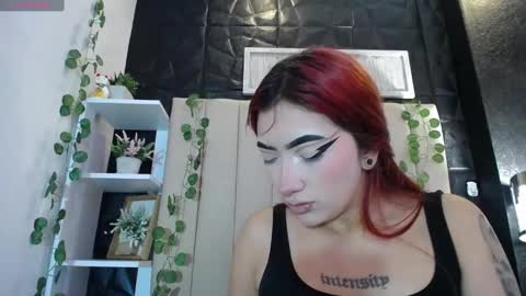 Snapshot of _johana18 chatting on March 2025 01:51:01 PM Mia online show from March 2025 01:51:01 PM