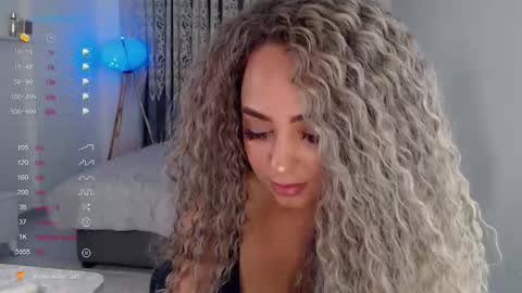Snapshot of _just_a_queen_3 chatting on October 2025 05:13:02 PM _just_a_queen_3 online show from October 2025 05:13:02 PM