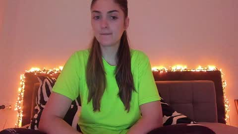 Snapshot of _just_a_simple_girl chatting on January 2025 11:37:01 AM _just_a_simple_girl online show from January 2025 11:37:01 AM
