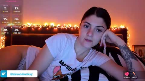 Snapshot of _just_a_simple_girl chatting on February 2025 01:43:02 PM _just_a_simple_girl online show from February 2025 01:43:02 PM