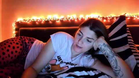 Snapshot of _just_a_simple_girl chatting on February 2025 07:27:02 PM _just_a_simple_girl online show from February 2025 07:27:02 PM