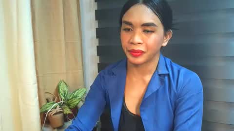 _karie_ online show from November 2025 12:15:01 PM