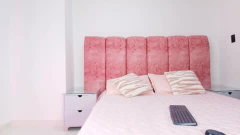 Kendall online show from December 2025 12:11:02 PM