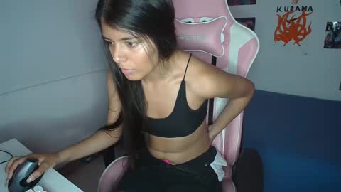 Snapshot of _kendall_jones chatting on January 2025 12:54:02 AM _kendall_jones online show from January 2025 12:54:02 AM