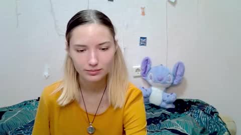 _kikiclark_ online show from September 2025 03:15:02 PM