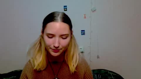 _kikiclark_ online show from October 2025 08:17:02 PM