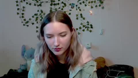 _kikiclark_ online show from October 2025 01:21:02 PM