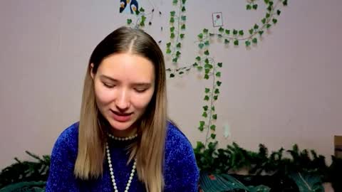 _kikiclark_ online show from December 2025 08:35:01 PM