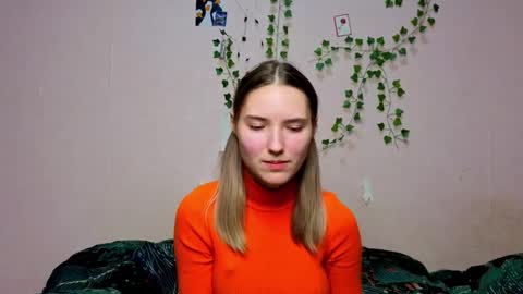 _kikiclark_ online show from December 2025 09:33:01 PM