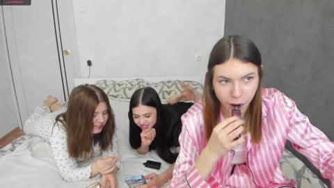 Molly   Emily online show from February 2025 02:32:02 PM