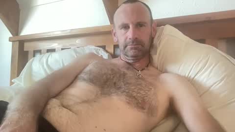 Kiwi online show from November 2025 02:00:02 AM